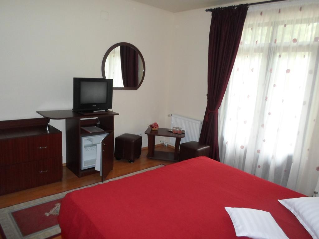 Pensiunea Speranta Hotel Совата Екстериор снимка